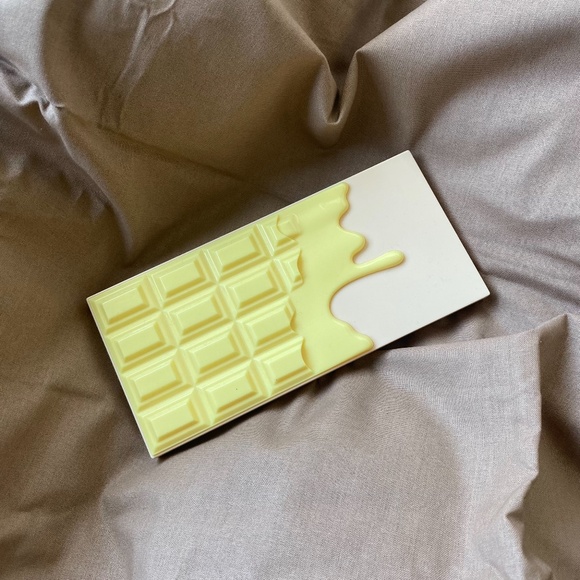 I Heart Revolution Chocolate Eyeshadow Palette #Lemon Drizzle - Picture 2 of 2